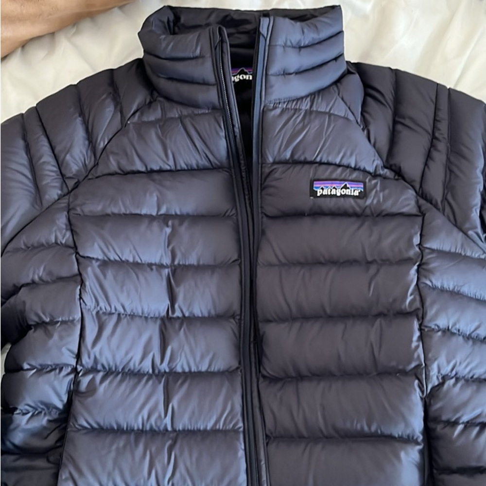 Patagonia Women’s Down Sweater Jacket - Picture 2 of 3